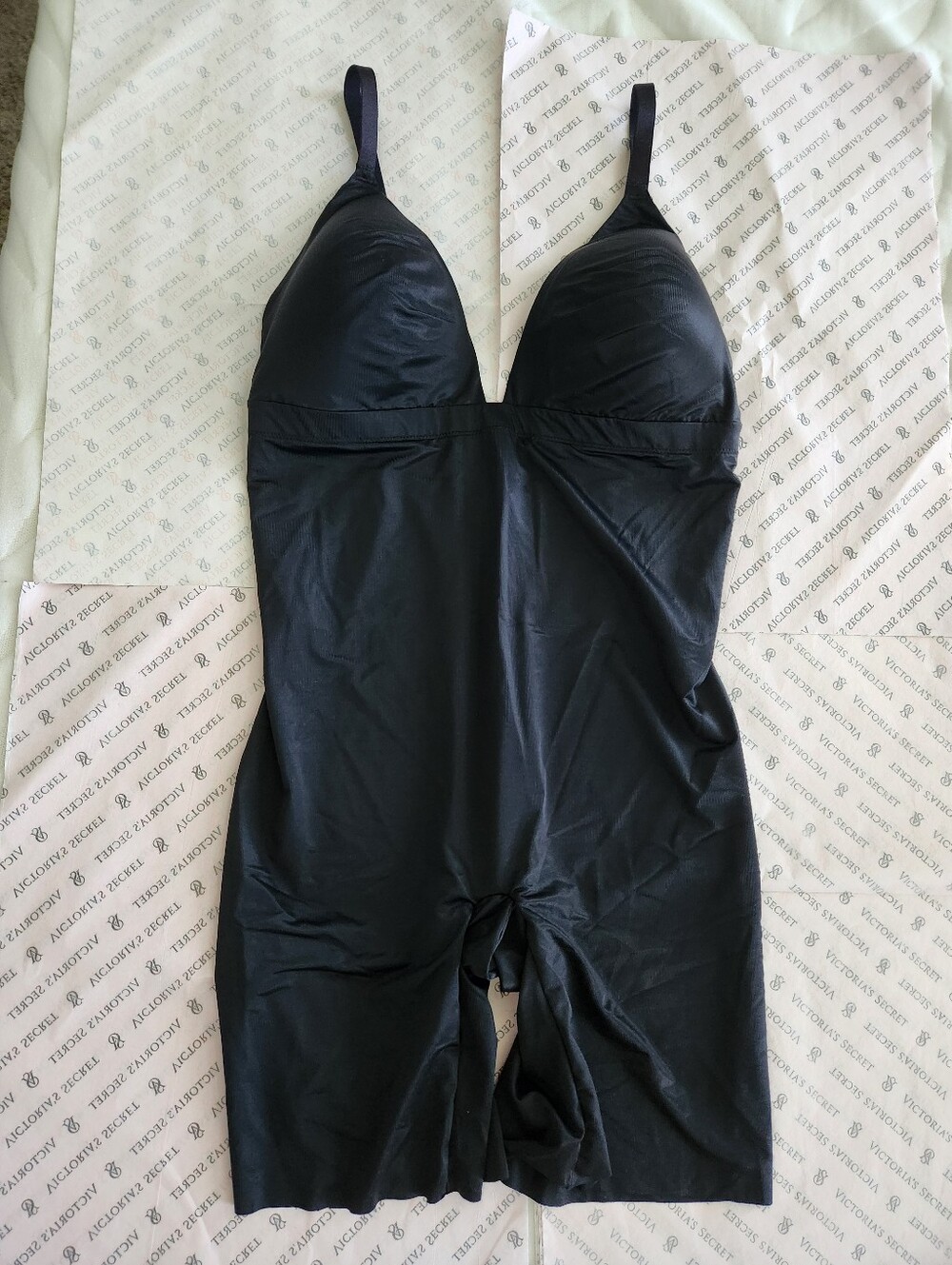 ✨️✨️Nwot Assets by Spanx Shaping Plunge Low Back Mid Thigh Bodysuit 1x